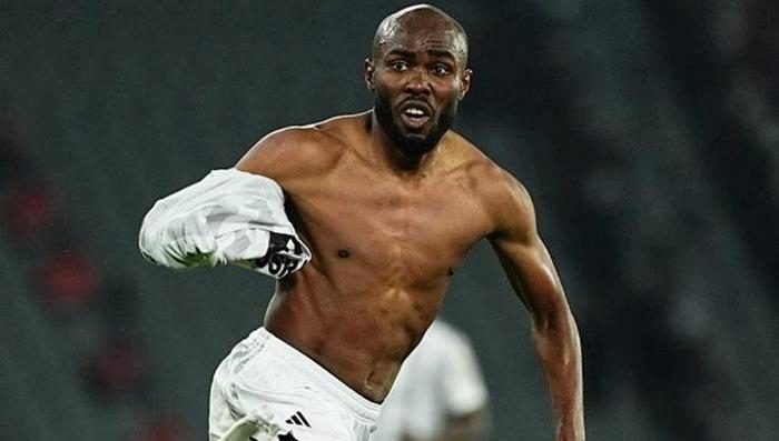 Beşiktaş'ta Italiano 7 yıldızın biletini kesti! İdmana bile almadı 4 besiktasta italiano 7 yildizin biletini kesti idmana bile almadi 2 69j9WcLU