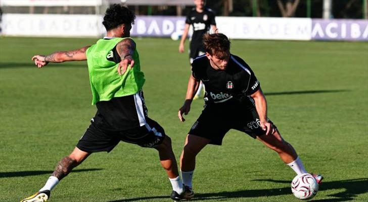 Beşiktaş'ta yeni sezon hazırlıkları sürüyor 1 besiktasta yeni sezon hazirliklari suruyor d8RvzZyG