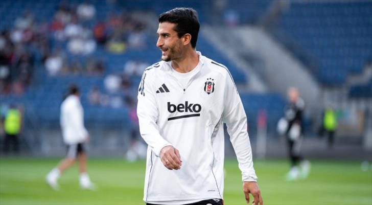 Beşiktaş'tan Necip Uysal için veda töreni! Tarihi belli oldu 1 besiktastan necip uysal icin veda toreni tarihi belli oldu puHQ1ZUb