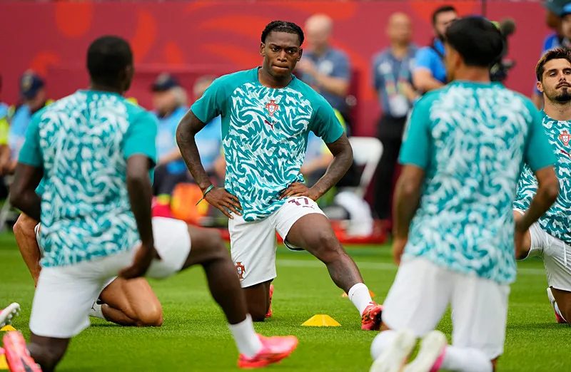 besiktastan rafael leao hamlesi fenerbahce ve galatasaray derken 8 jkRM8Ae3