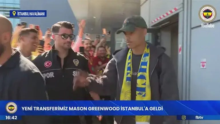 CANLI | 'Bu sevginin karşılığını vereceğim' Fenerbahçe, Mason Greenwood'a kavuştu! Binlerce taraftar havalimanına akın etti 8 canli bu sevginin karsiligini verecegim fenerbahce mason greenwooda kavustu binlerce taraftar havalimanina akin BlwCKuHL