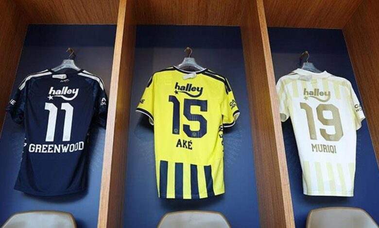 CANLI | Fenerbahçe'de imza töreni günü! 3 yeni transfer imzayı atıyor... 1 canli fenerbahcede imza toreni gunu 3 yeni transfer imzayi atiyor zWPd8qik