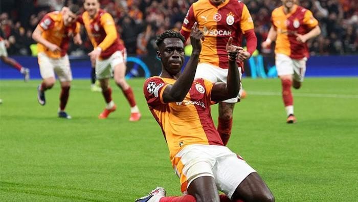 comodan sonra bir talip daha italyan devi davinson sanchezin pesinde 2