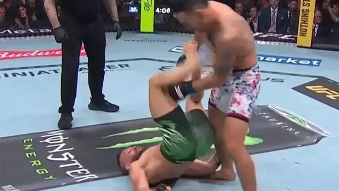 conor mcgregorin ufc donusu 69 saniye surdu max holloway kazandi 3 btHBAyDr