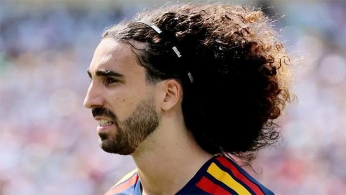 Cucurella'nın alametifarikası saçlarından dram çıktı! Oysaki bu yüzden toplamıyormuş 2 cucurellanin alametifarikasi saclarindan dram cikti oysaki bu yuzden toplamiyormus 0 Jer53sFw