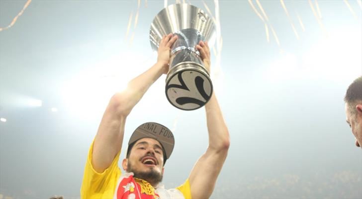 Eski Fenerbahçeli Nikola Kalinic, kariyerini noktaladı 1 eski fenerbahceli nikola kalinic kariyerini noktaladi T72aYvZE