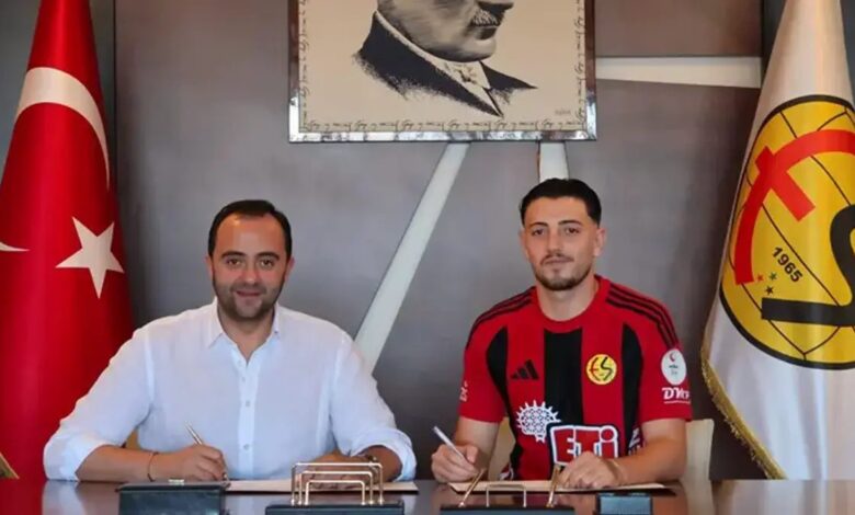 Eskişehirspor'da iki imza 1 eskisehirsporda iki imza 8SjaZEXH