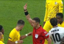 Eyüpspor 10 kişi kaldı! 8 eyupspor 10 kisi kaldi 7BZeLREk
