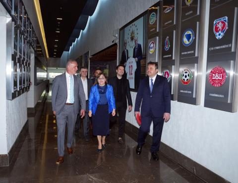 Fatma Şahin, TFF Başkanı Hacıosmanoğlu'nu Ziyaret Etti 13 fatma sahin tff baskani haciosmanoglunu ziyaret etti 11