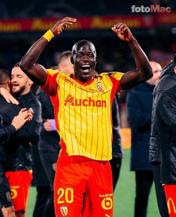 fenerbahce bir transferi daha bitiriyor imza an sorunu 12 SBUtl7QE