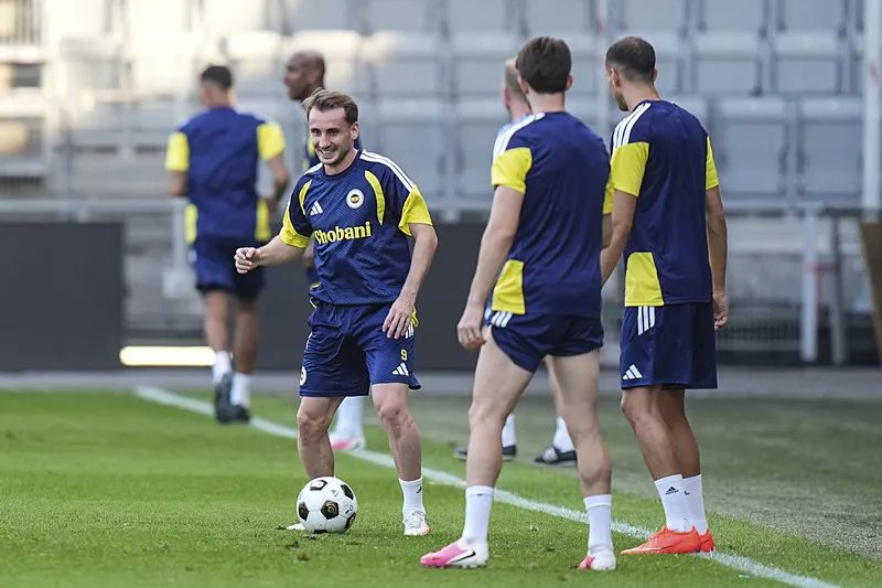 Fenerbahçe Devler Ligi aşkına sahada! İşte İsmail Kartal'ın Sturm Graz maçı olası 11'i 5 fenerbahce devler ligi askina sahada iste ismail kartalin sturm graz maci olasi 11i 3 ZUwEelzU