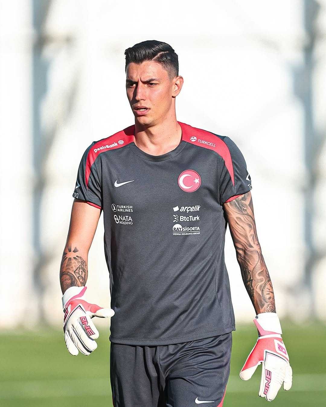 Fenerbahçe eski yıldızını tekrar takımına katıyor! Transferde sıcak gelişme 5 fenerbahce eski yildizini tekrar takimina katiyor transferde sicak gelisme 3 2ZHQiXeI