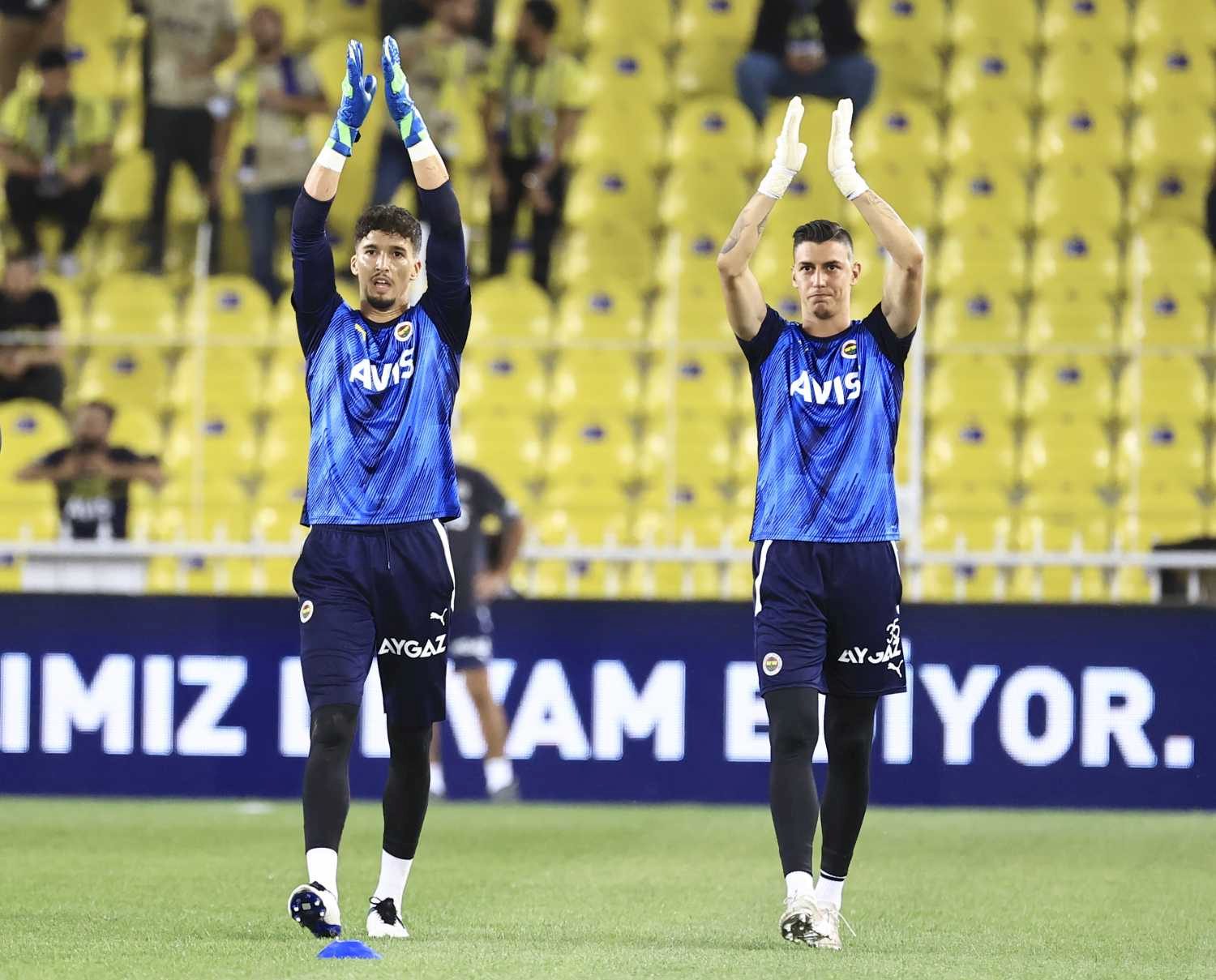 Fenerbahçe eski yıldızını tekrar takımına katıyor! Transferde sıcak gelişme 9 fenerbahce eski yildizini tekrar takimina katiyor transferde sicak gelisme 7 WKA9SlBM