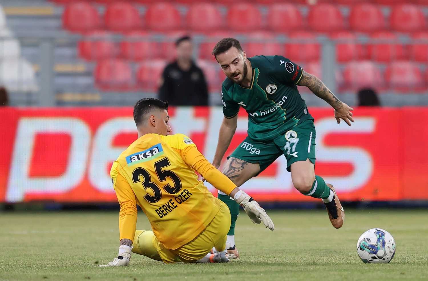 Fenerbahçe eski yıldızını tekrar takımına katıyor! Transferde sıcak gelişme 10 fenerbahce eski yildizini tekrar takimina katiyor transferde sicak gelisme 8 VJFLyDR5