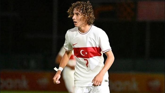 Fenerbahçe Galatasaray'ın elinden aldı! Transfer yakında açıklanacak 4 fenerbahce galatasarayin elinden aldi transfer yakinda aciklanacak 2 ykRWJ8e9