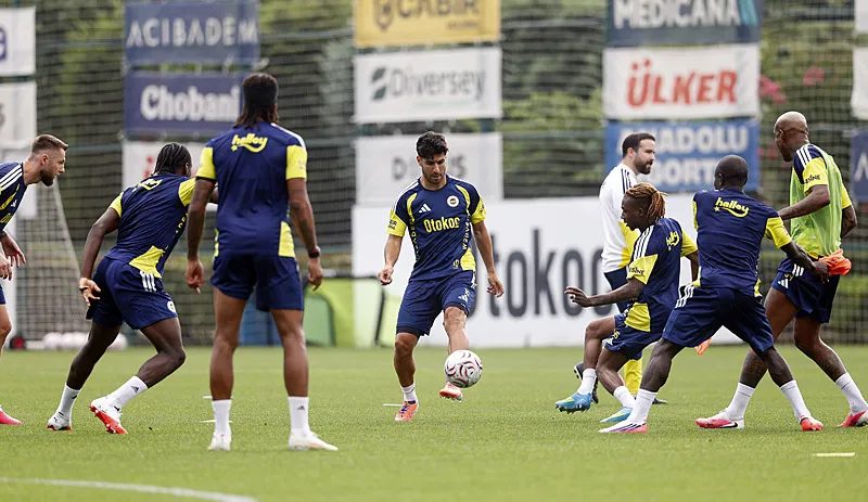 Fenerbahçe idaresine transferde açık kapı: Bizde sorun yok siz oyuncuyla anlaşın! 2 fenerbahce idaresine transferde acik kapi bizde sorun yok siz oyuncuyla anlasin 0 Rblj7u5u
