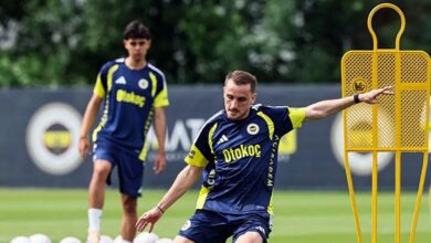 Fenerbahçe yeni dönem hazırlıklarını sürdürüyor! 15 fenerbahce yeni donem hazirliklarini surduruyor qG63UUXi