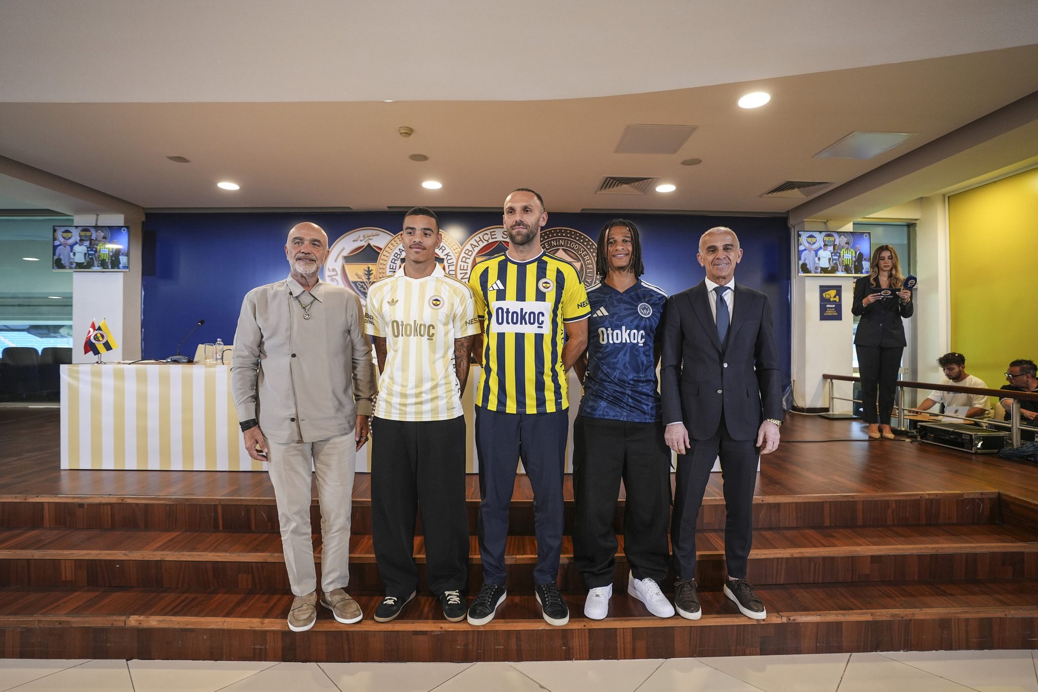 fenerbahcede ayrilik listesi asik r oldu teklifler bekleniyor 1