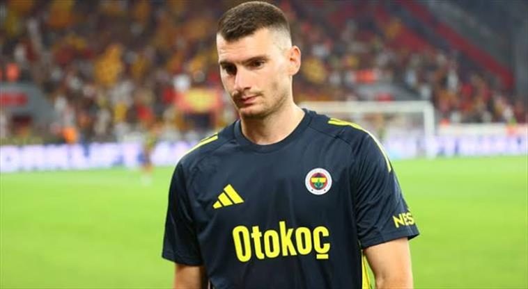 Fenerbahçe'de bir ayrılık ihtimali daha! Barcelona devreye girdi 1 fenerbahcede bir ayrilik ihtimali daha barcelona devreye girdi