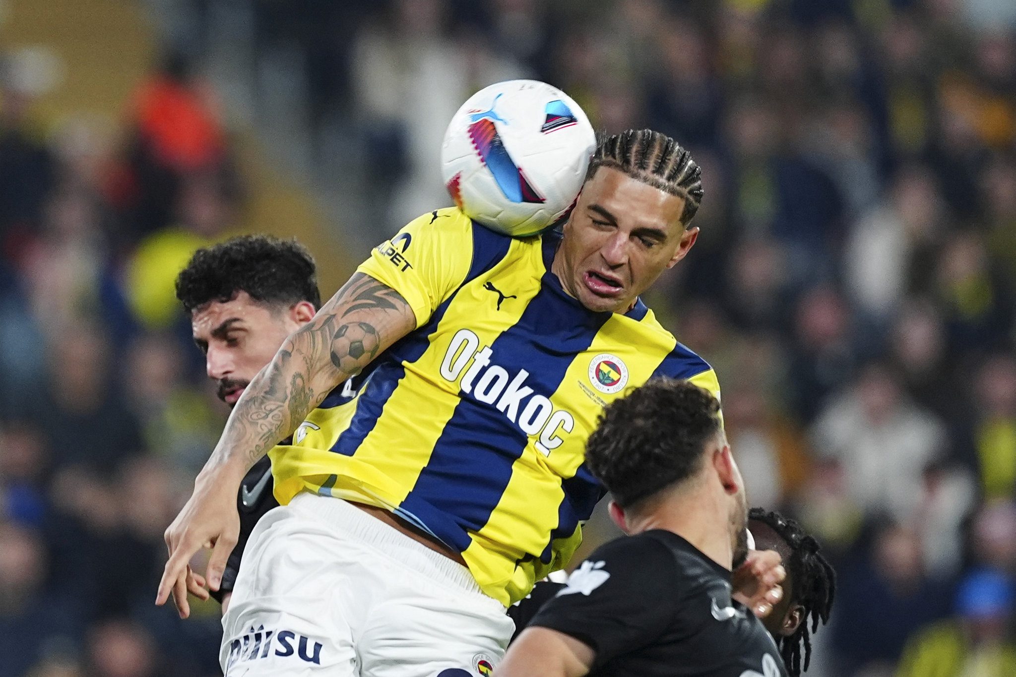 Fenerbahçe'de Diego Carlos krizi: Maaşımı alır otururum! 3 fenerbahcede diego carlos krizi maasimi alir otururum 1 wZaemPiE
