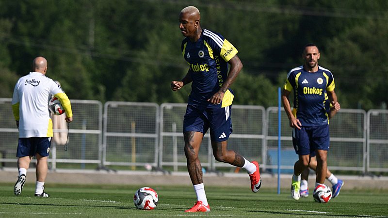 Fenerbahçe'de flaş ayrılık iddiası! Premier Lig'in yeni ekibi o yıldız için devrede 4 fenerbahcede flas ayrilik iddiasi premier ligin yeni ekibi o yildiz icin devrede 2 tJmG7uqE