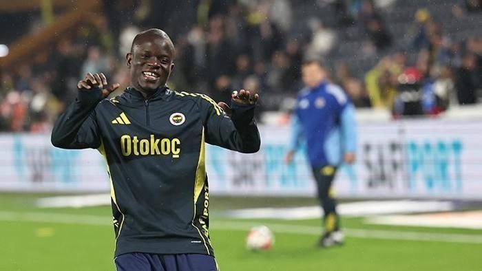 Fenerbahçe’de Kante zirvesi! 11 milyon Euro’luk görüşme 4 fenerbahcede kante zirvesi 11 milyon euroluk gorusme 2 nu5FiMmm