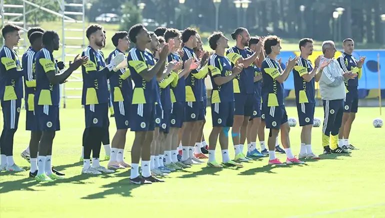 fenerbahcede kritik gun ismail kartal sampiyonlar ligi icin kararini veriyor 0 1Rp4En2U
