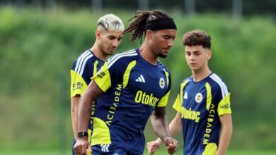 Fenerbahçe'de Mert Müldür ve Archie Brown sevinci 13 fenerbahcede mert muldur ve archie brown sevinci hVEFnhY3