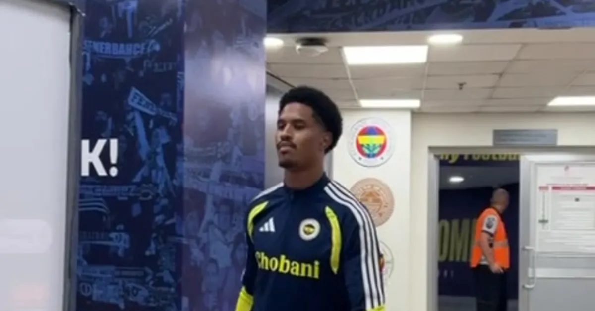 fenerbahcede sakatlik soku oyun alanini sedyeyle terk etti 0 ndNljeKv
