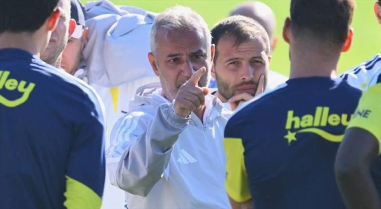 Fenerbahçe'de son durum! 8 ayrılık, forvet transferi ve sakatlıklar... 1 fenerbahcede son durum 8 ayrilik forvet transferi ve sakatliklar