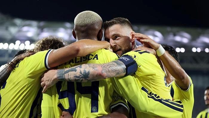 Fenerbahçe'de yıldızlar mecburen gidebilir! Yabancı kuralı Kanarya'nın belini büktü 2 fenerbahcede yildizlar mecburen gidebilir yabanci kurali kanaryanin belini buktu 0 CV8mh1c5