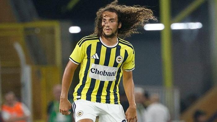 Fenerbahçe'de yıldızlar mecburen gidebilir! Yabancı kuralı Kanarya'nın belini büktü 5 fenerbahcede yildizlar mecburen gidebilir yabanci kurali kanaryanin belini buktu 3 Irt1jDRI
