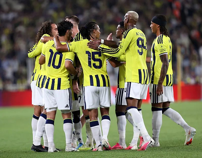 Fenerbahçe'den aykırı köşe golcü bombası! Hollanda Ligi'ne damga vurdu şimdi Kanarya'ya geliyor 3 fenerbahceden aykiri kose golcu bombasi hollanda ligine damga vurdu simdi kanaryaya geliyor 1