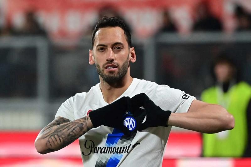 fenerbahceden hakan calhanoglu atagi aziz yildirim sahsen devrede 5 DLDyW6M3