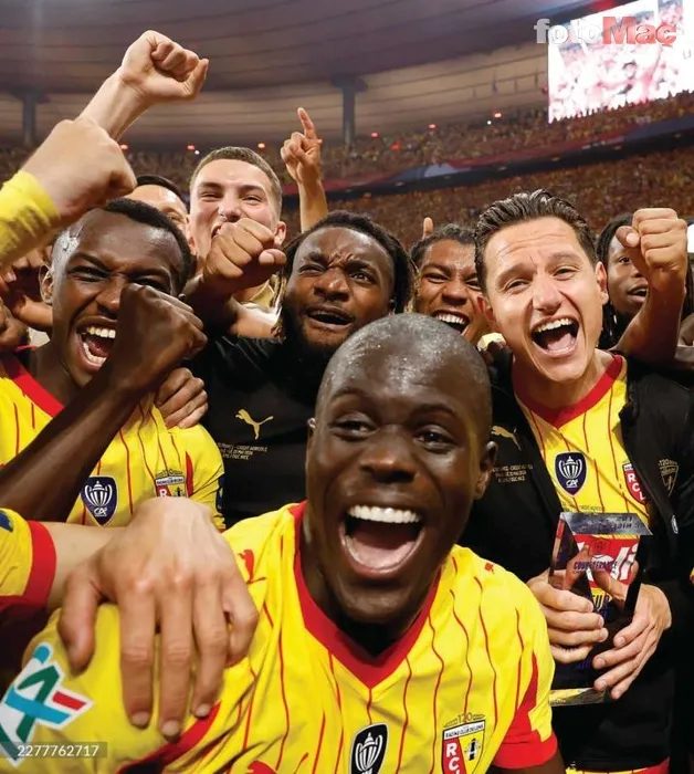 fenerbahceden malang sarra dev teklif onerilen sayi dudak ucuklatti 4 H7bre6gf
