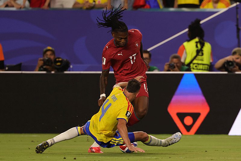Fenerbahçe'den Milano'ya Leao çıkarması! Transfer planı ortaya çıktı 9 fenerbahceden milanoya leao cikarmasi transfer plani ortaya cikti 7 DPSqsIgc