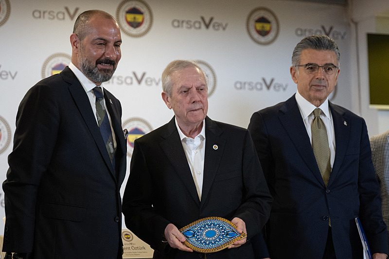 fenerbahceden tarihi takas hamlesi harika ligin 2 yildizi icin 5 WGjJGNNu