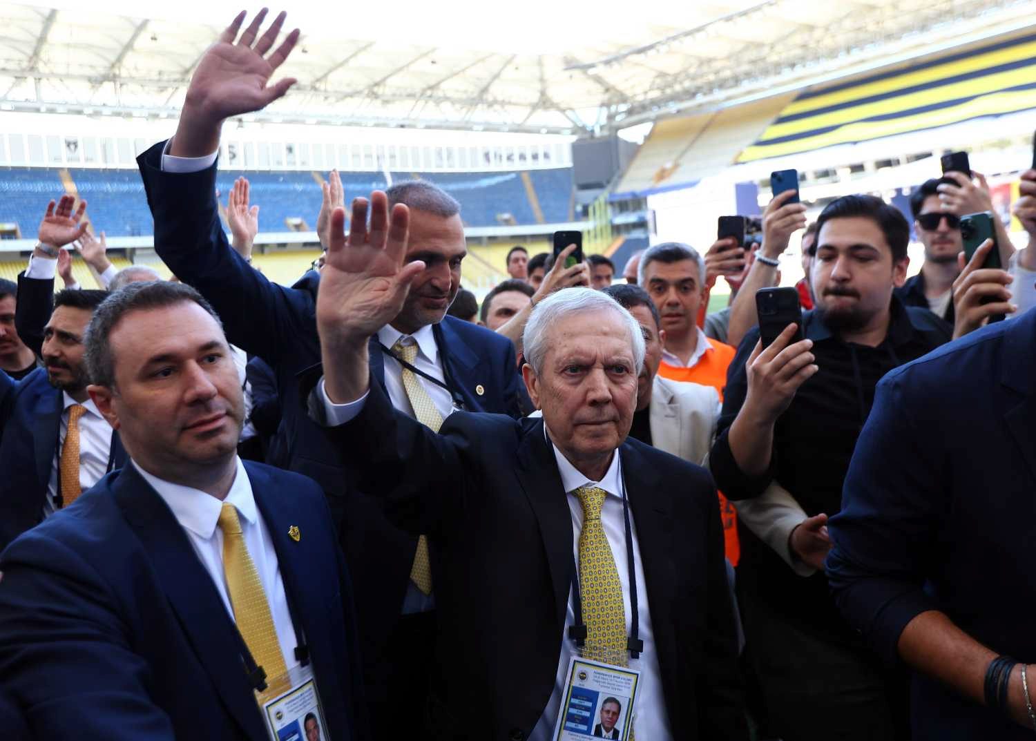 fenerbahceden tarihi takas hamlesi harika ligin 2 yildizi icin 6 ZCy4BP4Y