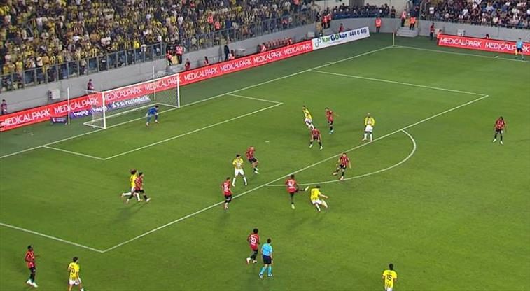 Fenerbahçe'den üst üste fırsatlardan yararlanamadı 1 fenerbahceden ust uste firsatlardan yararlanamadi caeyGffu