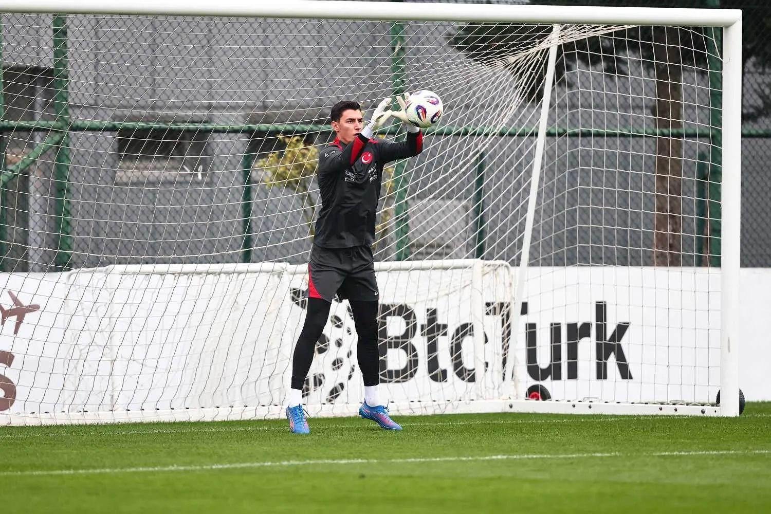 Fenerbahçe'den yuvaya dönüş operasyonu: Berke Özer! 6 fenerbahceden yuvaya donus operasyonu berke ozer 4 DRiyJGwX