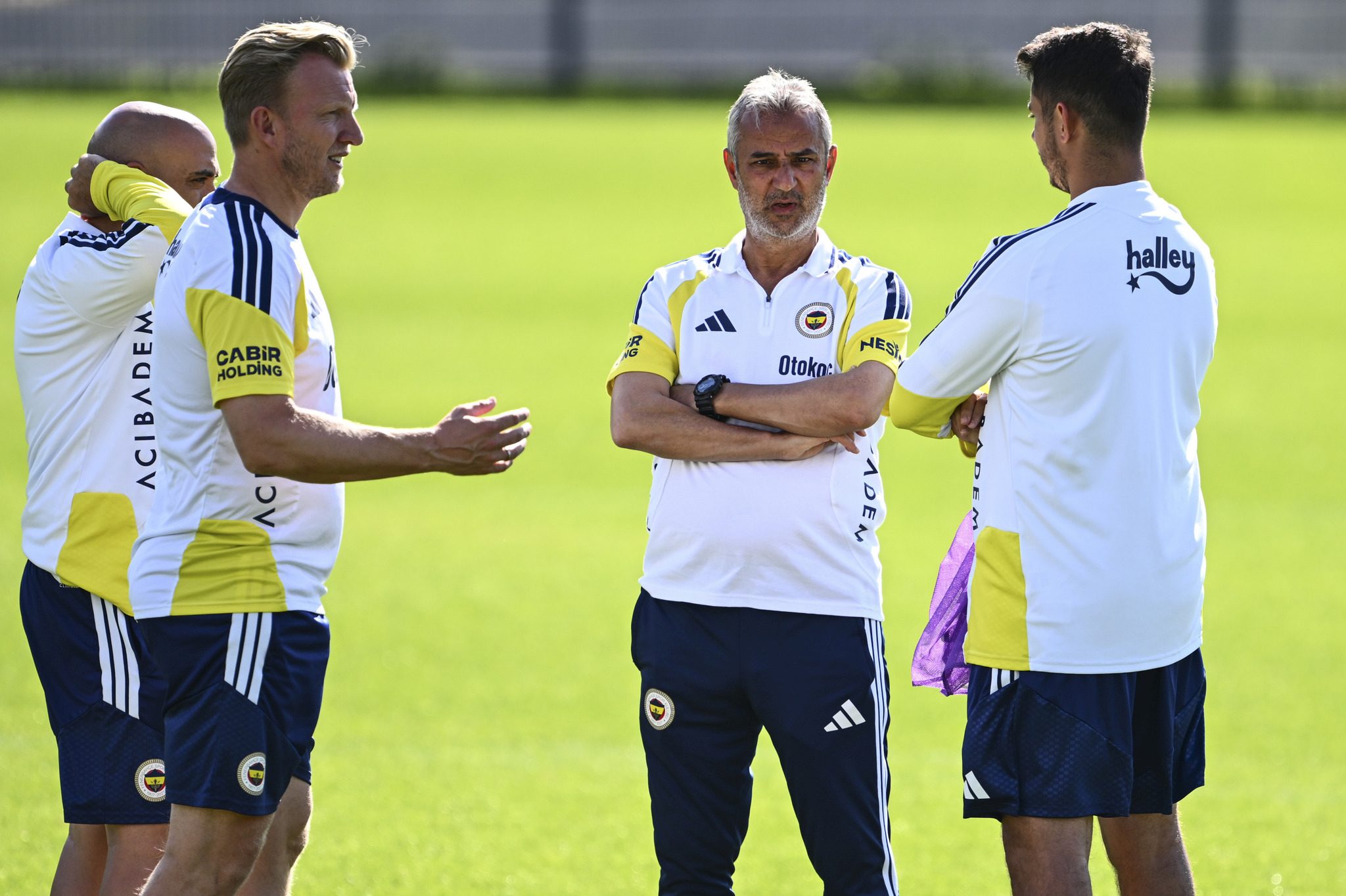 Fenerbahçeli isme sürpriz talip! Transferde domino tesiri yaşanabilir 3 fenerbahceli isme surpriz talip transferde domino tesiri yasanabilir 1 sTYAPvg8