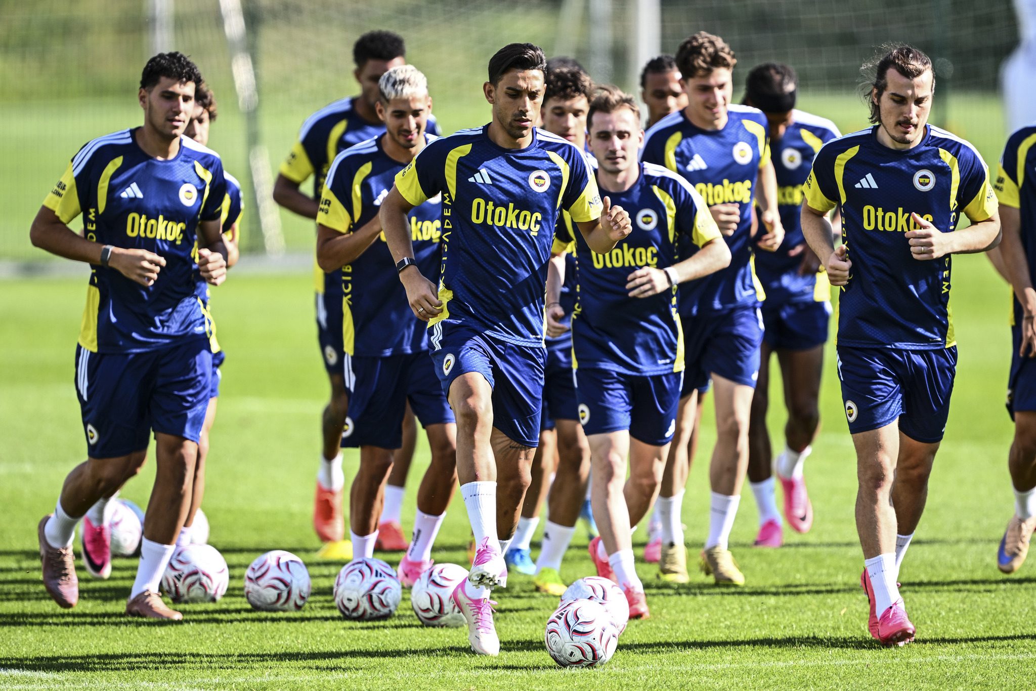 Fenerbahçeli isme sürpriz talip! Transferde domino tesiri yaşanabilir 4 fenerbahceli isme surpriz talip transferde domino tesiri yasanabilir 2 5v7JXMUI