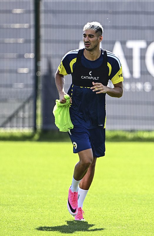 Fenerbahçeli isme sürpriz talip! Transferde domino tesiri yaşanabilir 9 fenerbahceli isme surpriz talip transferde domino tesiri yasanabilir 7 OezEKl5u