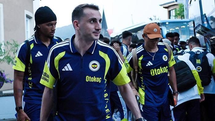 Fenerbahçeli yıldız ayrılığı kafasına koydu! İtalya'ya gitmek istiyor 3 fenerbahceli yildiz ayriligi kafasina koydu italyaya gitmek istiyor 1 OpkIn77O
