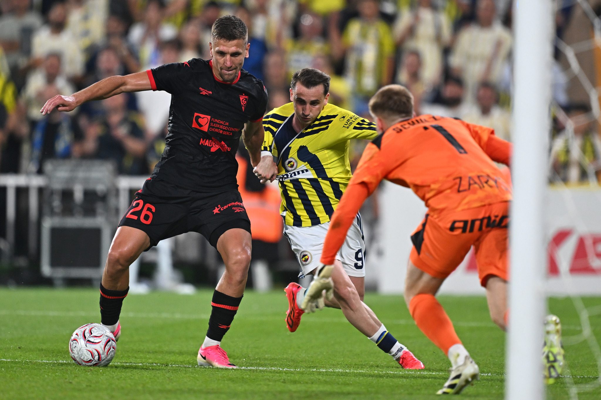 fenerbahcenin kasasi dolup tasacak 5 yildiz isim ile ayrilik 4 uGcnc6ar