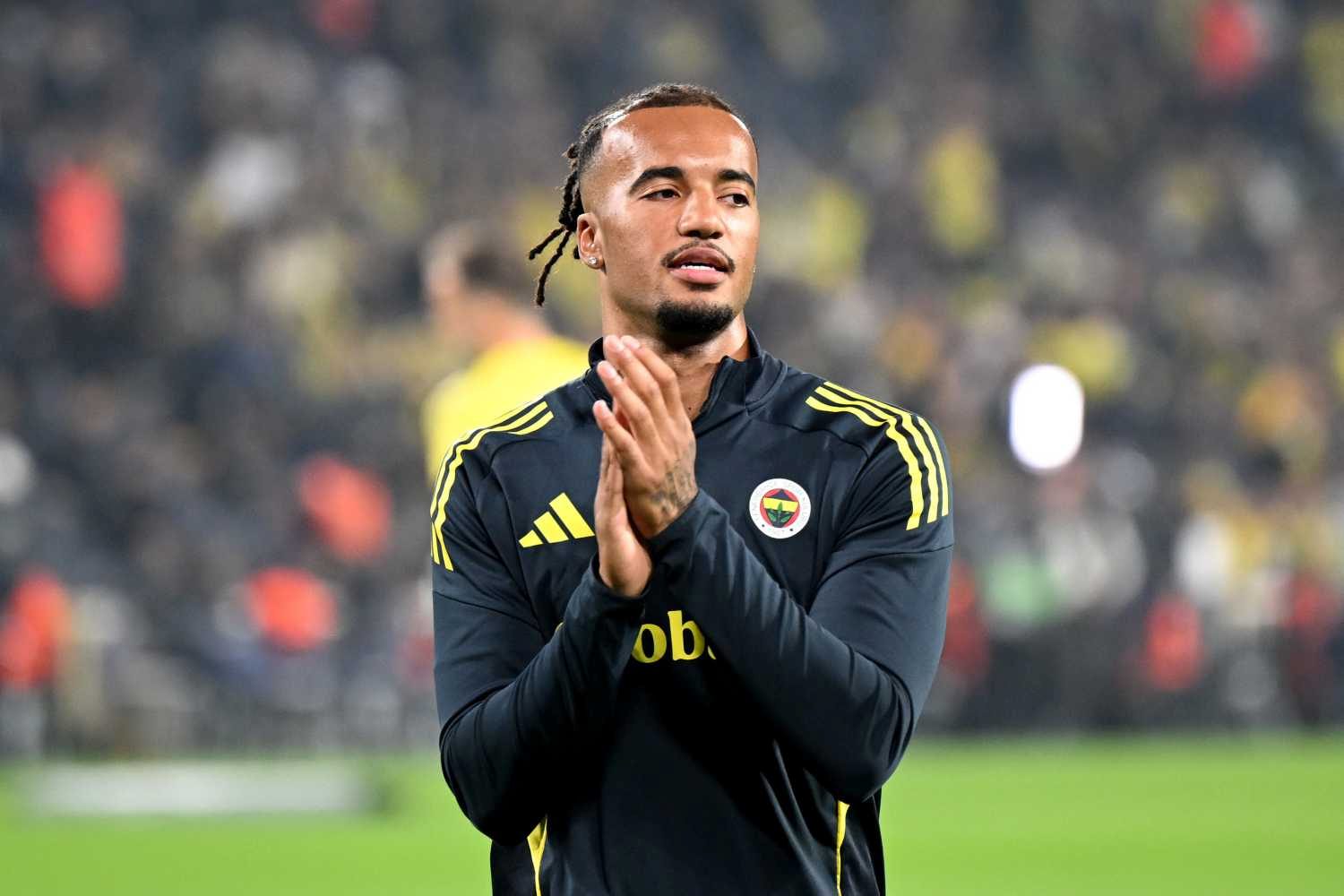 Fenerbahçe'nin transfer gündemindeydi: 4 yıllık kontrata imzayı atıyor! 3 fenerbahcenin transfer gundemindeydi 4 yillik kontrata imzayi atiyor 1