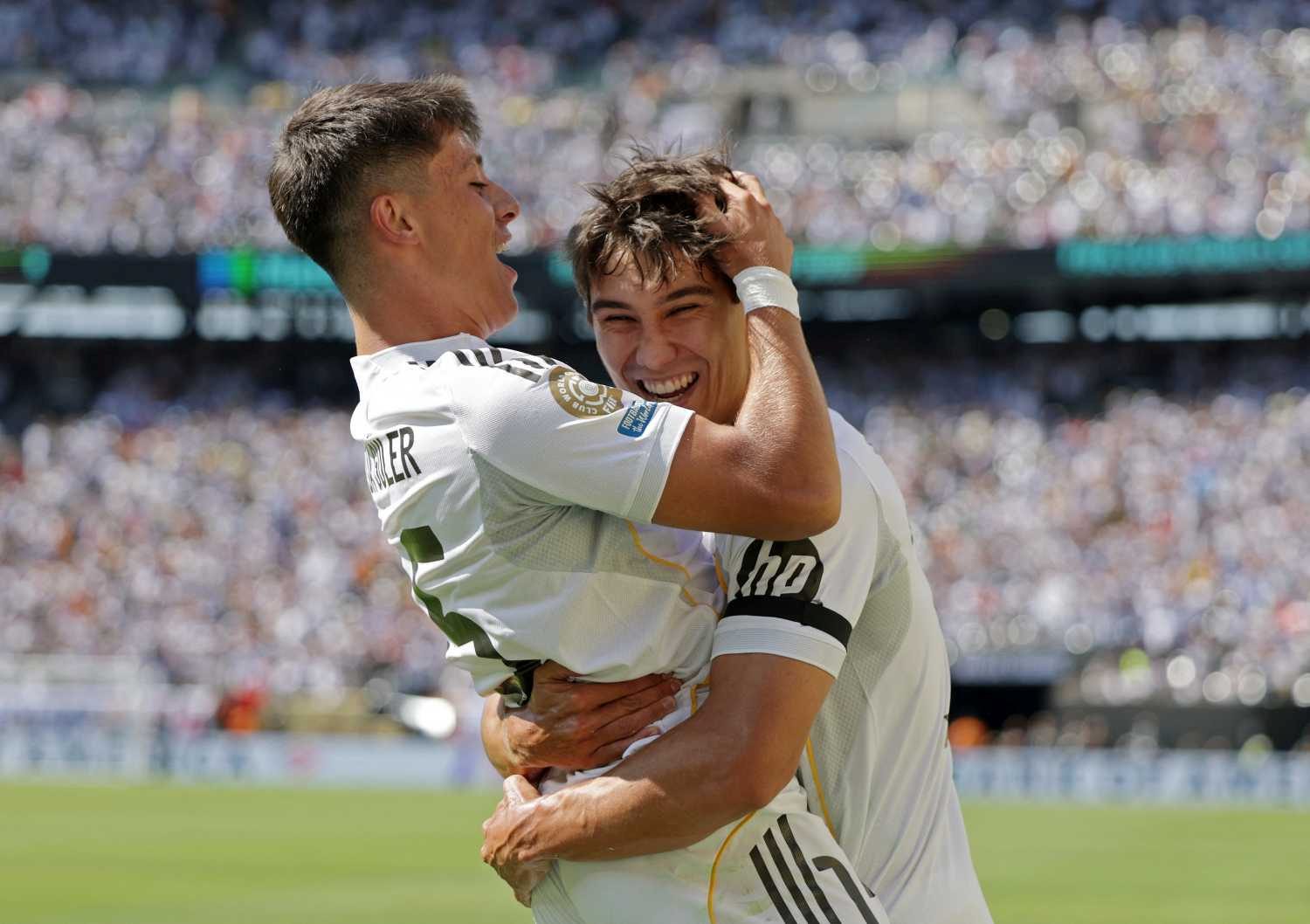 fenerbahcenin yeni golcusu real madridden mourinhodan transfere onay 7 qBW24Oa2