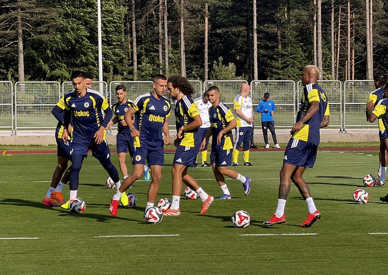 fenerbahcenin yeni sag beki premier ligden dunya kupasi performansi goz doldurdu 1 badEHMHp