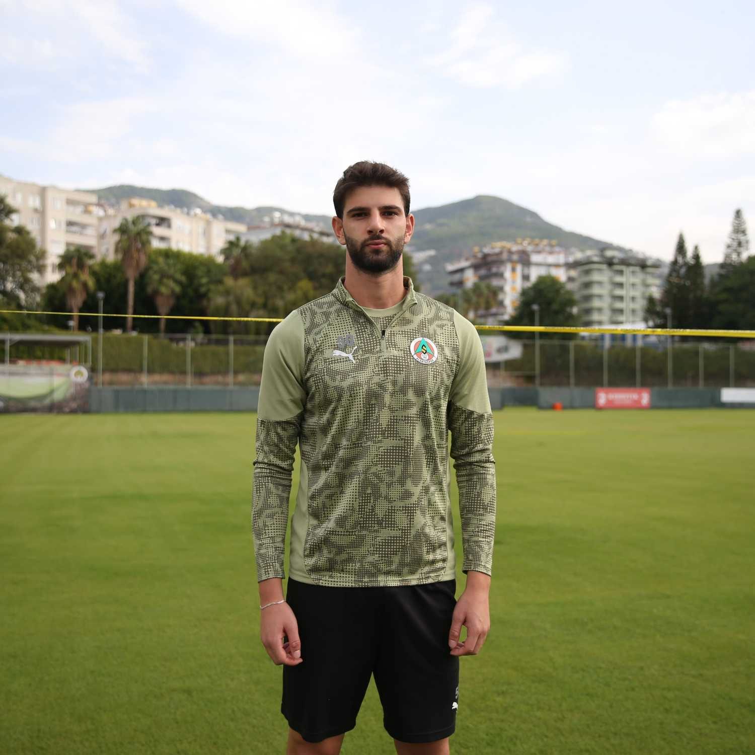 fenerbahcenin yeni stoperi muhtesem ligden transfer takasla bitecek 2 jAjGv964