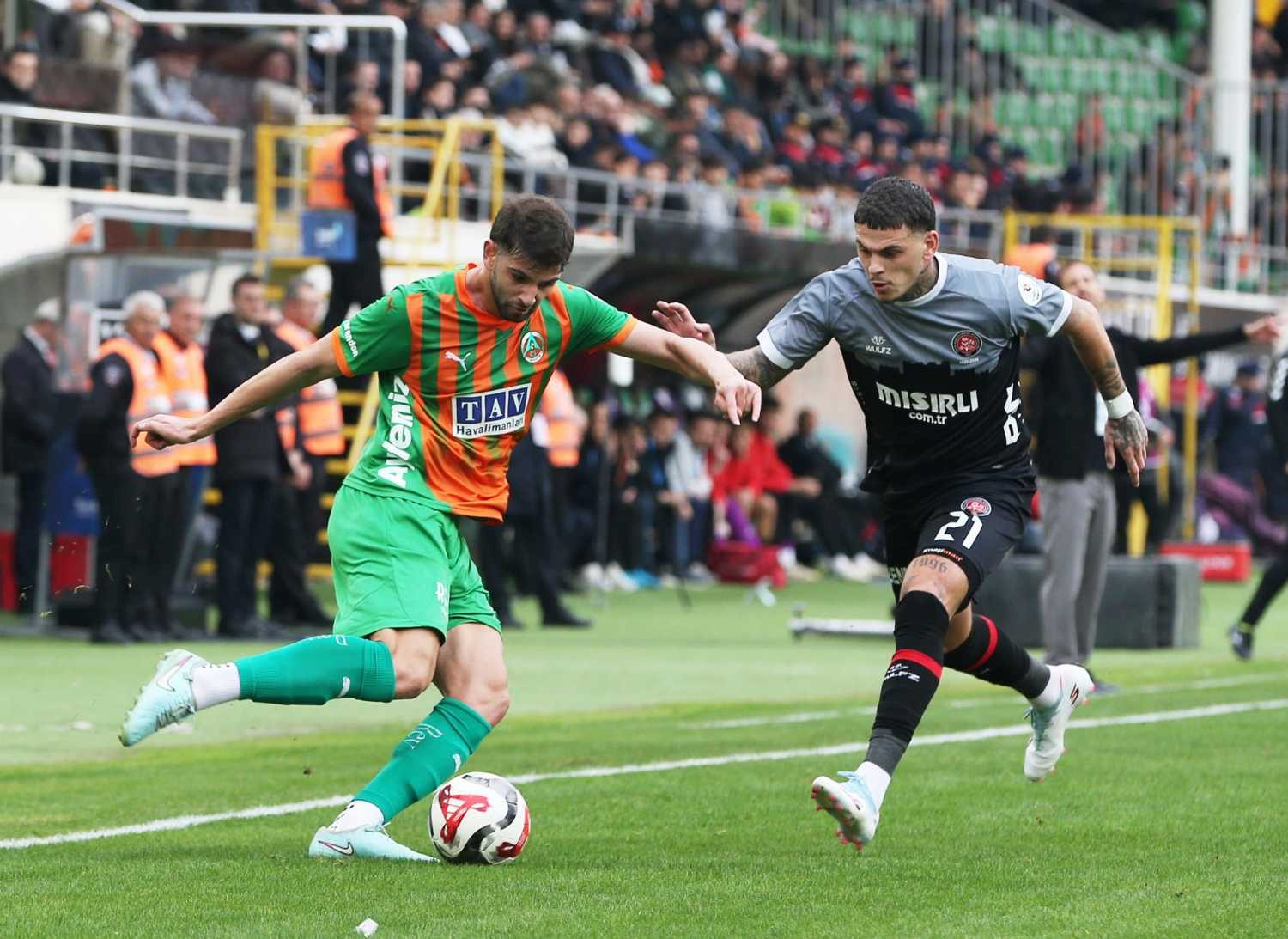 fenerbahcenin yeni stoperi muhtesem ligden transfer takasla bitecek 7 PvmVwFVD